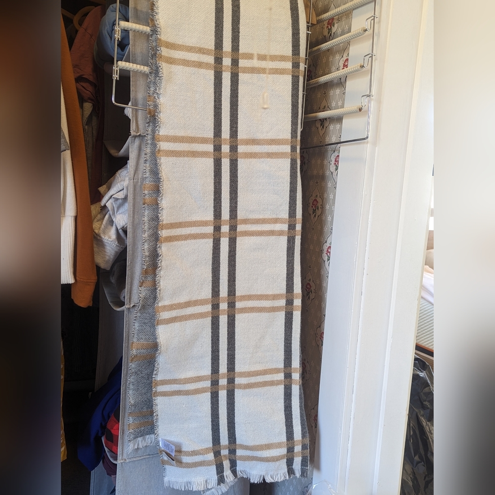 Loft scarf